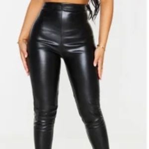 NWT PRETTYLITTLETHING HIGH WAISTED FAUX LEATHER/SPLIT HEM/STACKED LEGGIN…